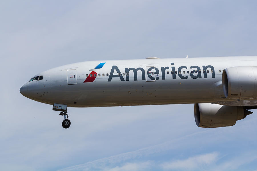 American Airlines Boeing 777 #6 Photograph by David Pyatt