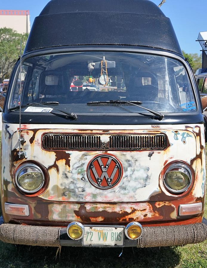 72 VW Bus Photograph by Laurie Perry