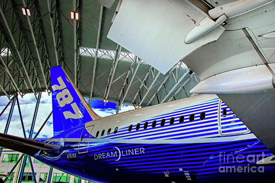 787 Tail Section Photograph by Rick Bragan