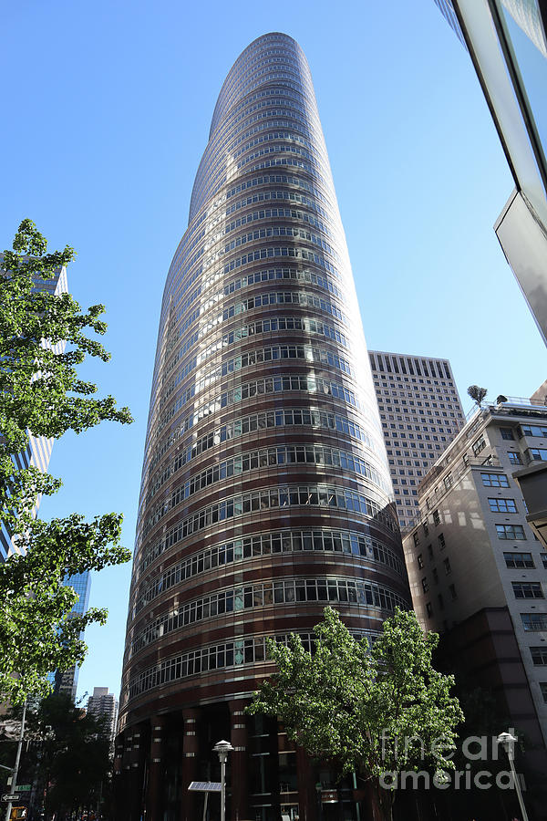 885 Third Ave. The Lipstick building Photograph by Steven Spak