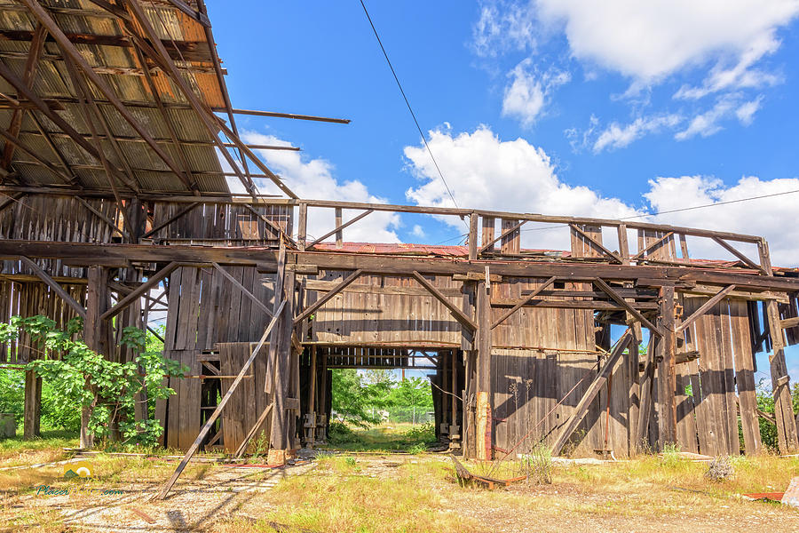 Buildings Photograph - Capital Quarry Cutting Shed #9 by Jim Thompson