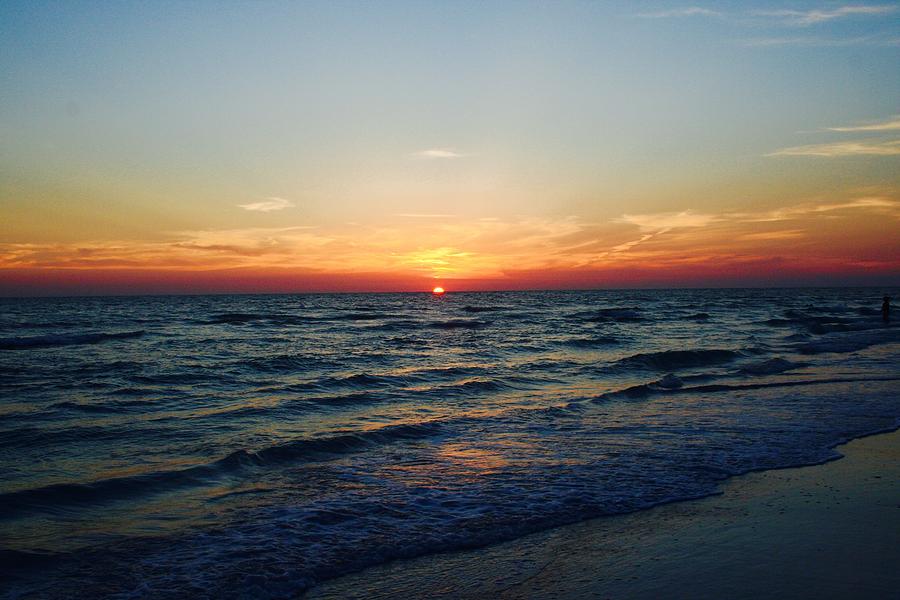 Sun Set Beach Photograph by Bennett Thompson - Fine Art America