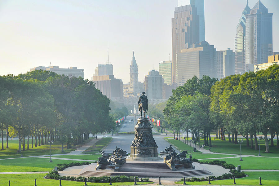 A Beautiful View Down The Parkway - Philadelphia Photograph by Bill Cannon