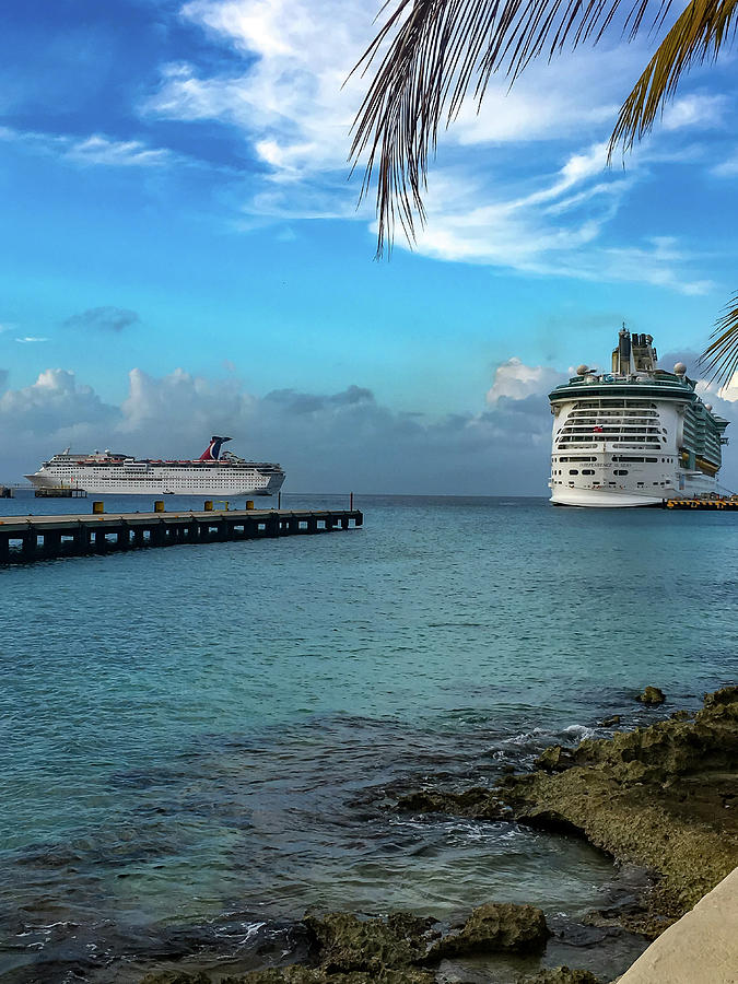 A Cozumel cruise Photograph by Fred Boehm