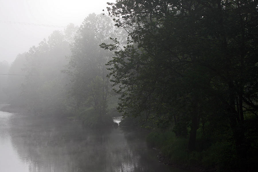 Fog Photograph - A Foggy Morning in Pennsylvania by Frank Morales Jr