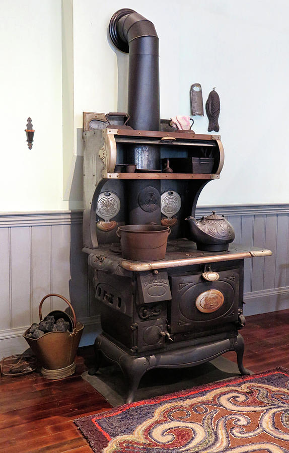 A Garland Stove Photograph by Dave Mills