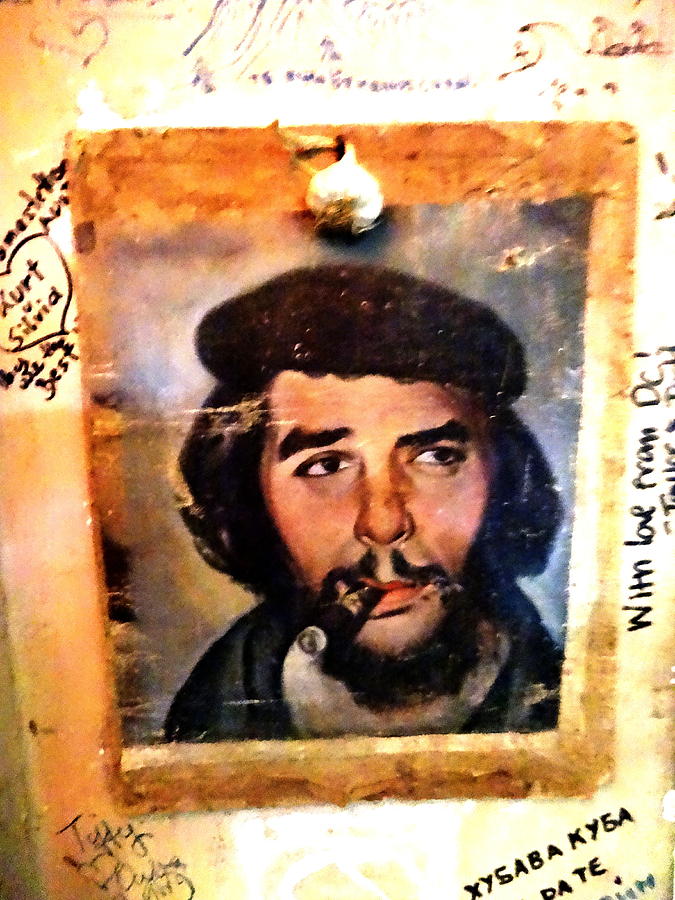 A Garlicky Che Guevara in Havana  Photograph by Funkpix Photo Hunter