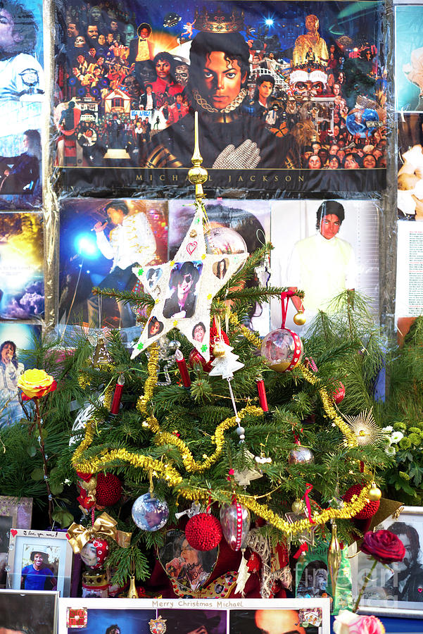 Munich Movie Photograph - A Merry Michael Jackson Christmas Munich by John Rizzuto