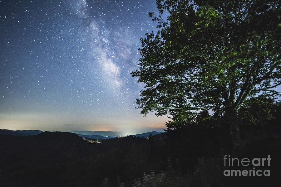 A Night at the Great Smokey Mountains Photograph by Robert Loe