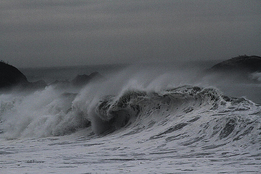 A Pacific Wave In The Wind Photograph by Tom Janca A Pacific Wave In The Wind Photograph by Tom Janca