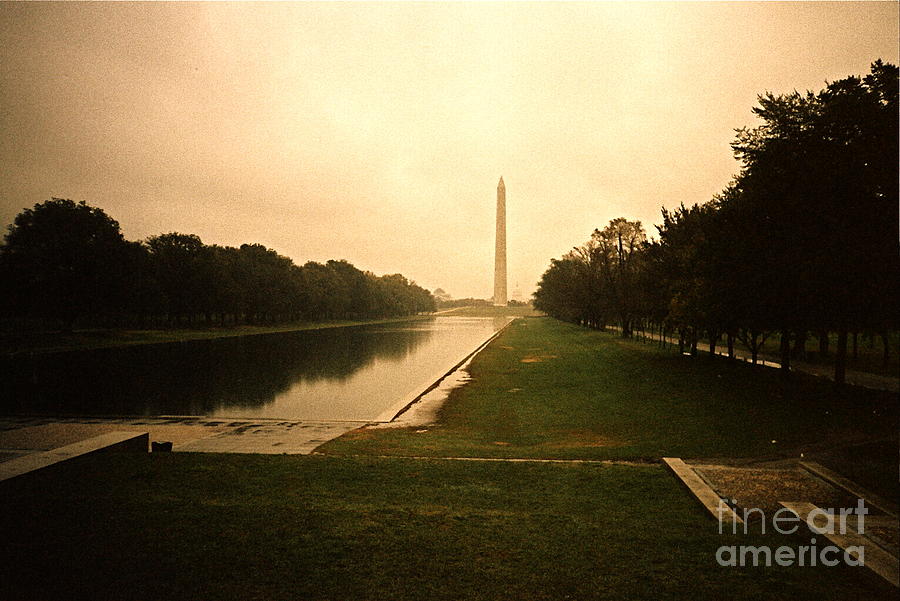 Washington D.c. Photograph - A Peaceful Moment by Elizabeth Ren