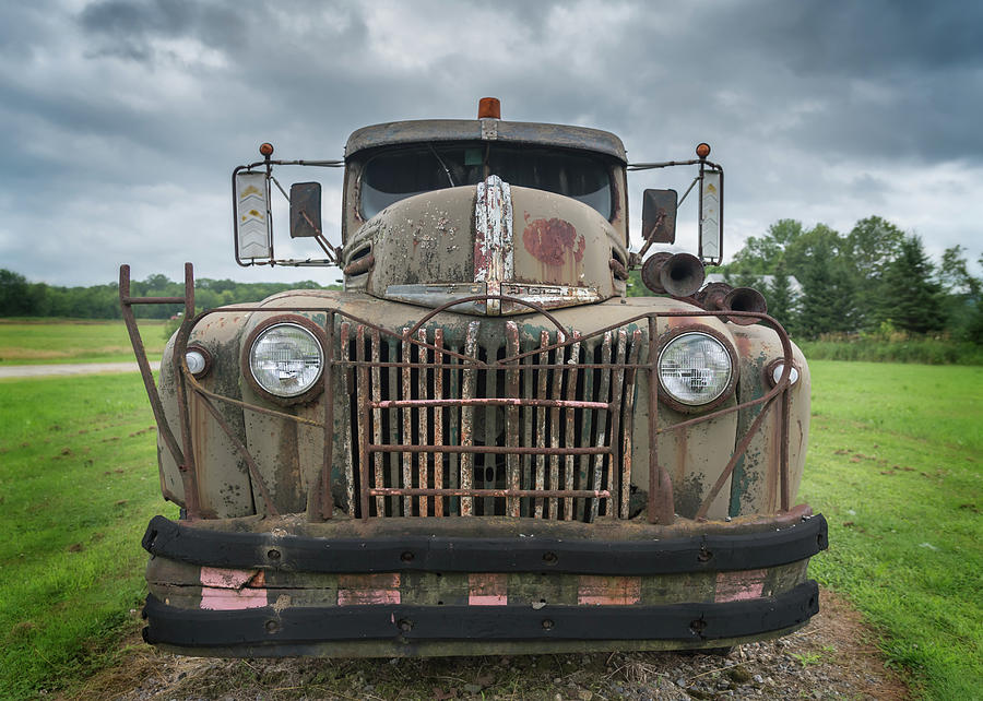 A Really Rusty Ford Photograph by Guy Whiteley