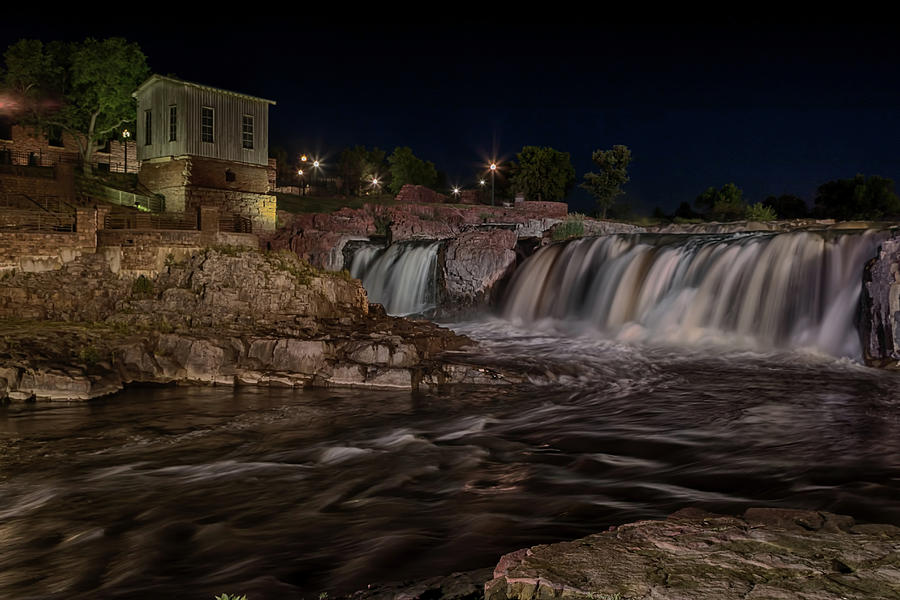 A Sioux Falls Night Photograph by Susan Rissi Tregoning