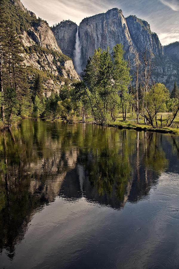 Yosemite National Park Photograph - A Spring Morning by Raul Lopez