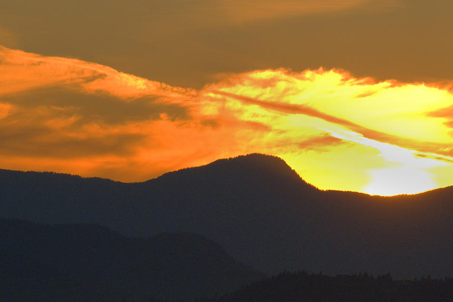 A Vancouver Sunset Photograph by Richard Henne