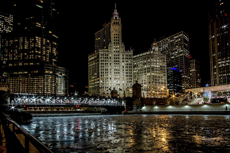 A wintry Chicago River Scene Photograph by Sven Brogren