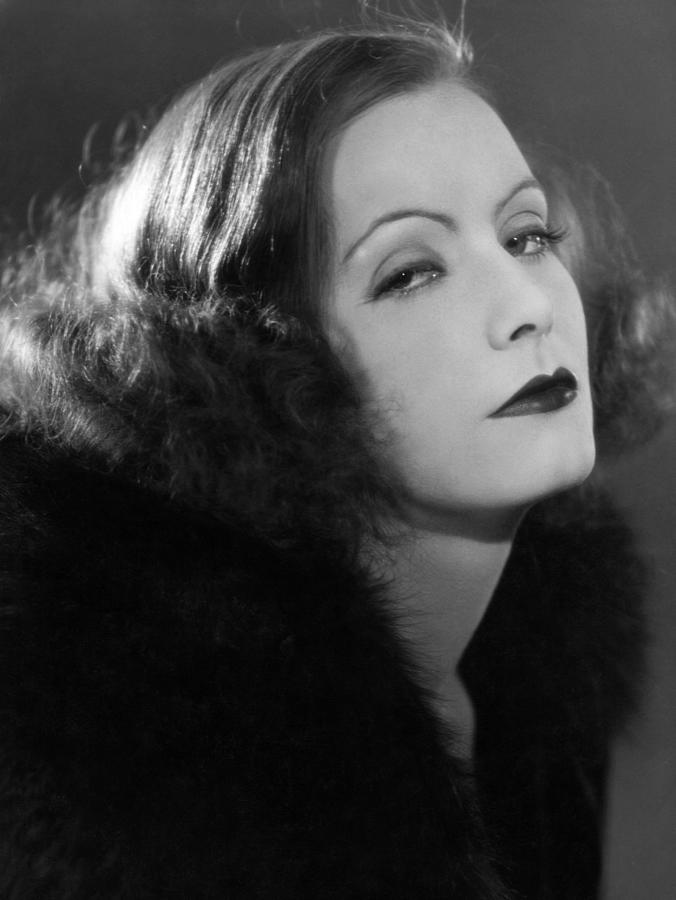 A Woman Of Affairs, Greta Garbo Photograph by Everett - Pixels