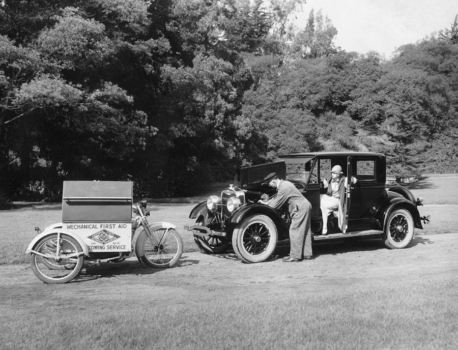 AAA Assisting A Motorist Photograph by Underwood Archives