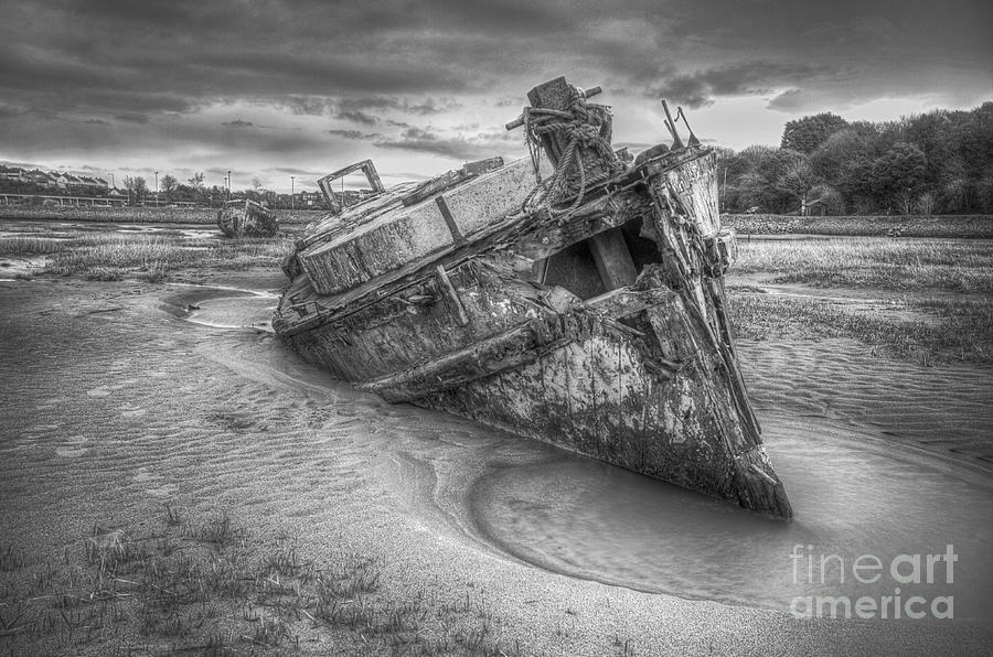 Abandon ship Photograph by Steev Stamford