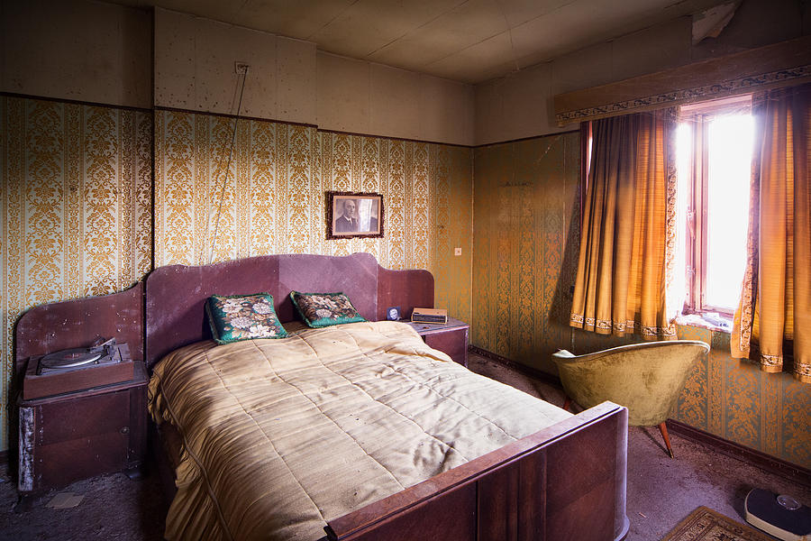 Abandoned Bedroom - Urban Exploration Photograph by Dirk Ercken