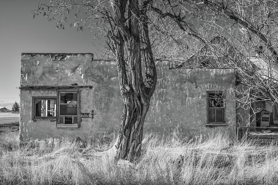 Abandoned Building Levan Utah Photograph by Richard Ashley Fine Art America