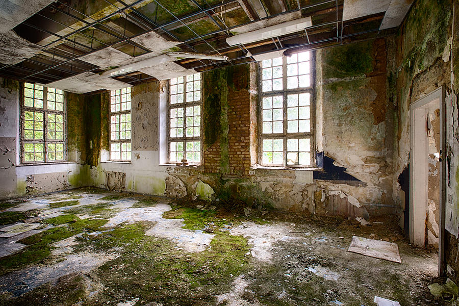 Abandoned Building - Window Light Photograph by Dirk Ercken