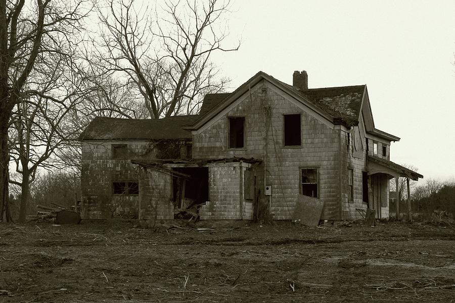 Abandoned House on Long Island Photograph by Laura Wilson