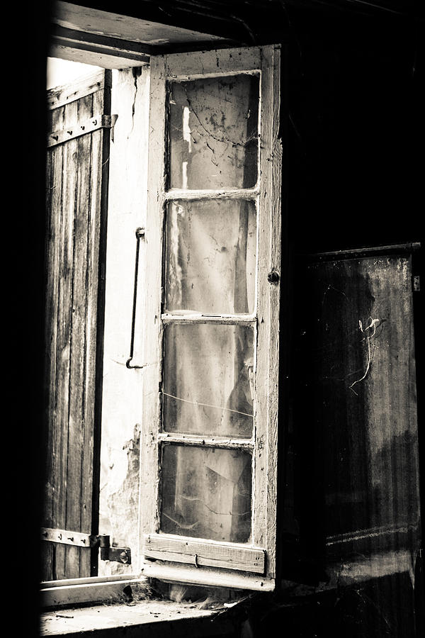 Abandoned house window Photograph by Georgia Clare