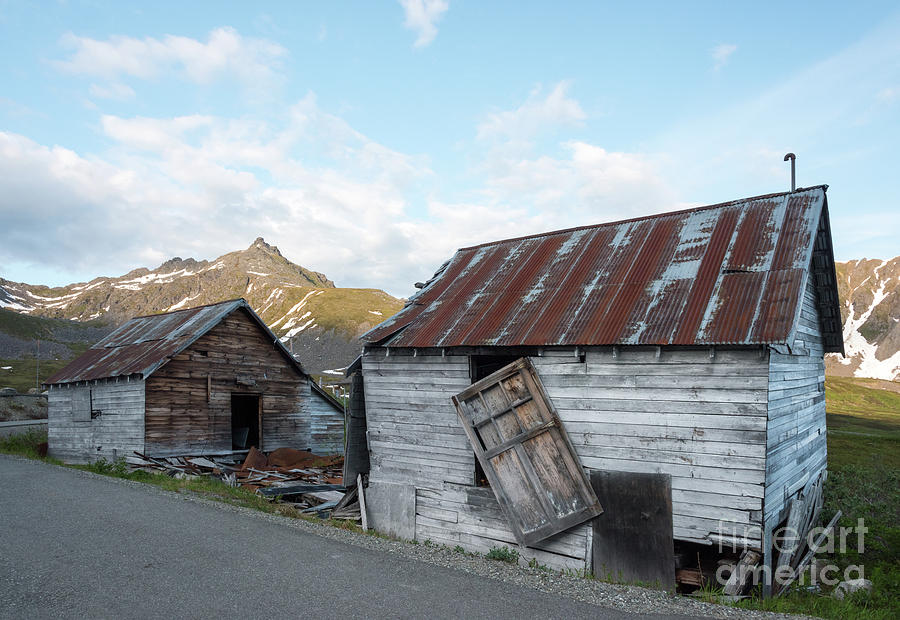 Abandoned Mine Buildings Photograph by Paul Quinn
