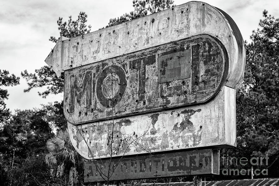 Abandoned Motel Sign Along Highway 17 in Yulee, Florida Photograph by Dawna Moore Photography