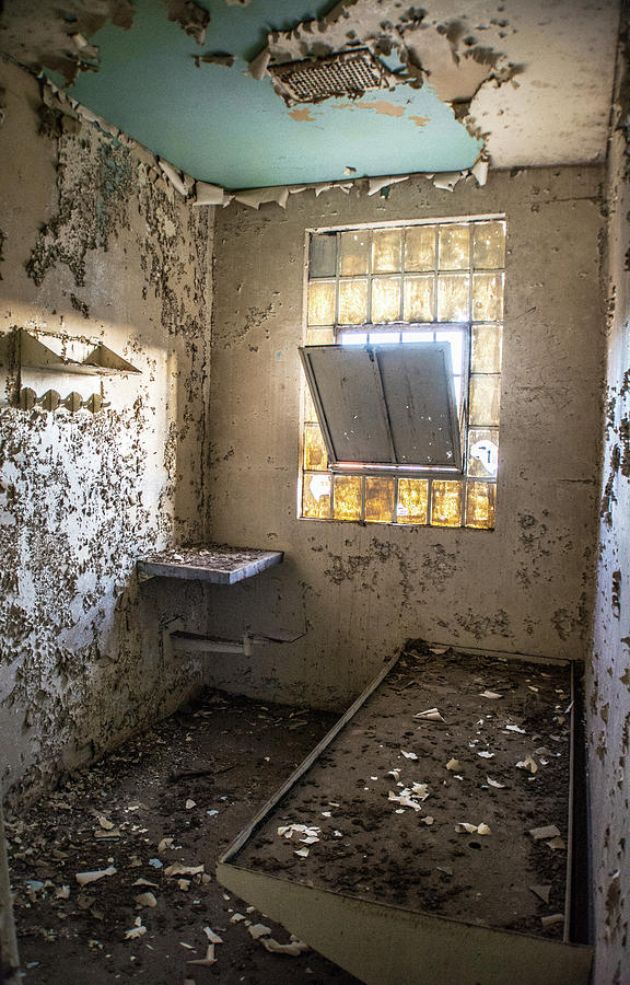 Abandoned Prison Cell Photograph By Jessica Lee