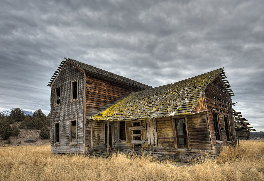 Abandoned Ranch House Photograph by Loree Johnson