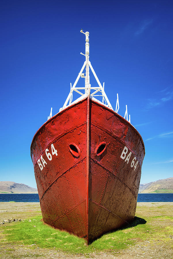 Abandoned Red Shipwreck In Iceland Photograph