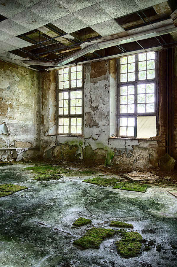 Abandoned Room - Urban Decay Photograph by Dirk Ercken