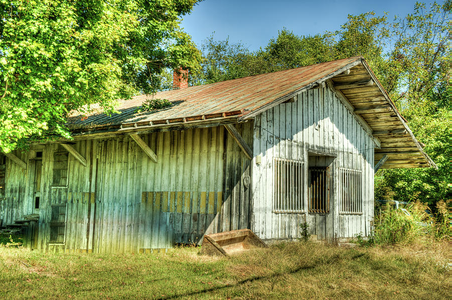 Abandoned Store Building Near Nashville Tennessee Photograph by Douglas Barnett