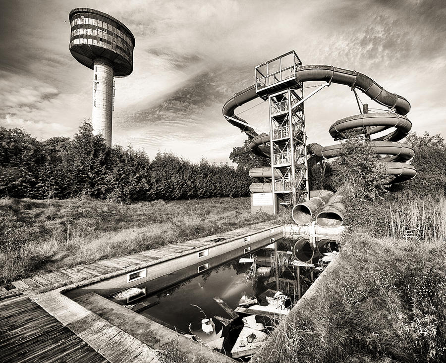 Architecture Photograph - abandoned swimming pool - Urban decay by Dirk Ercken