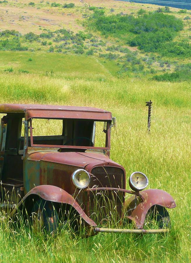 Abandoned Truck Photograph by Paul Hale - Fine Art America