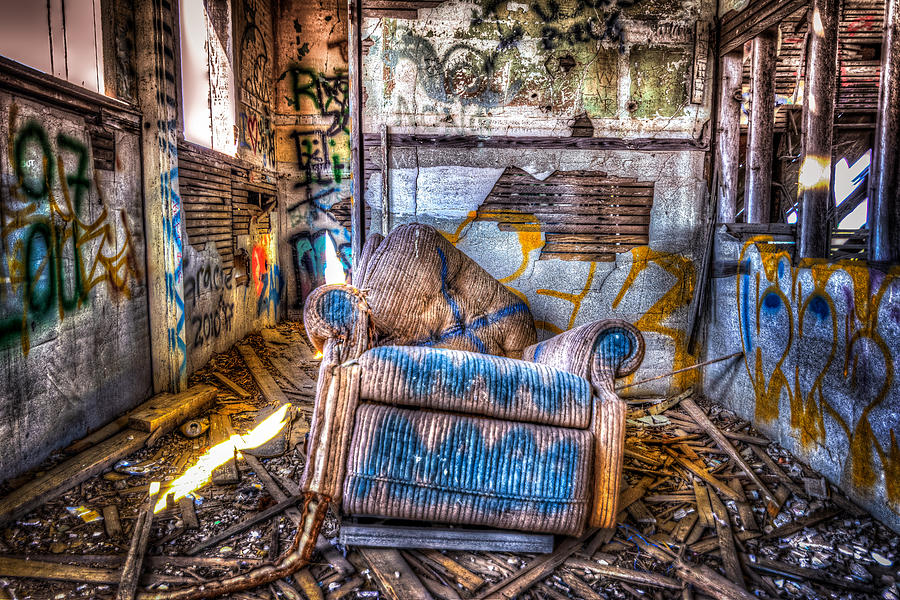 Barn Photograph - Abducted Recliner by Spencer McDonald