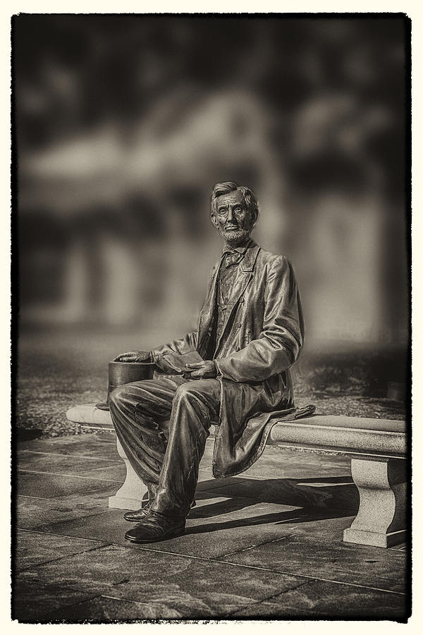 Abraham Lincoln at Gettysburg Digital Art by John Haldane