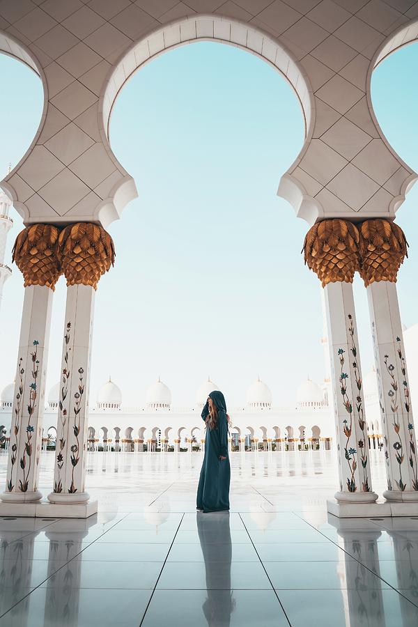 Abu Dhabi Photograph - Abu Dhabi Mosque by Oliver Sjostrom Abu Dhabi Photograph - Abu Dhabi Mosque by Oliver Sjostrom