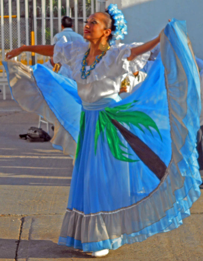 Acapulco  Dancer Photograph by Ron Kandt