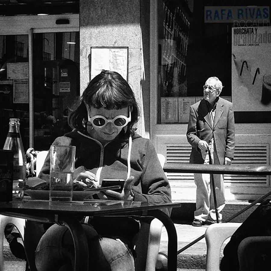 City Photograph - Accidental Couple

#people #glasses by Rafa Rivas
