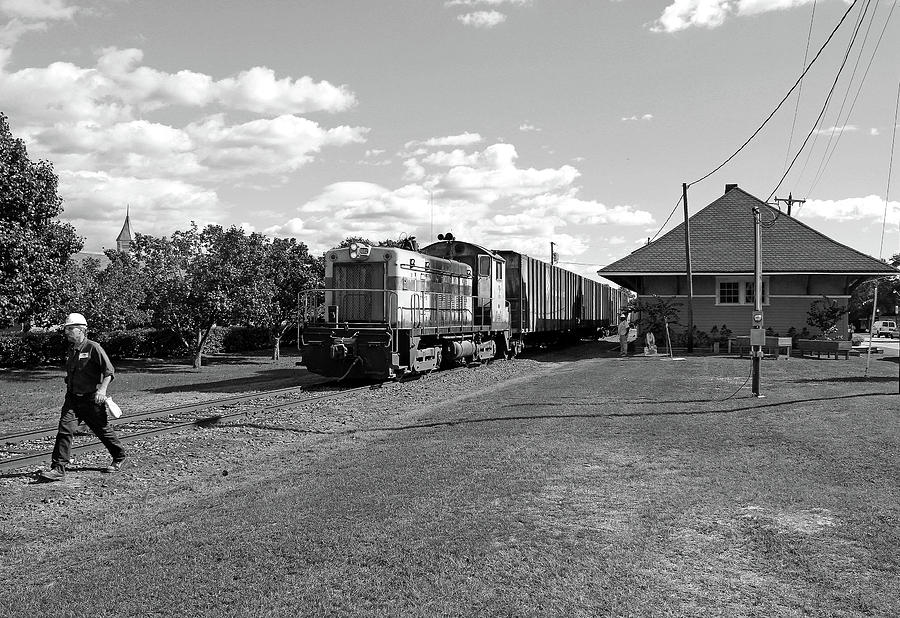 ADM SW8 8682 in October 2013 BW Photograph by Joseph C Hinson