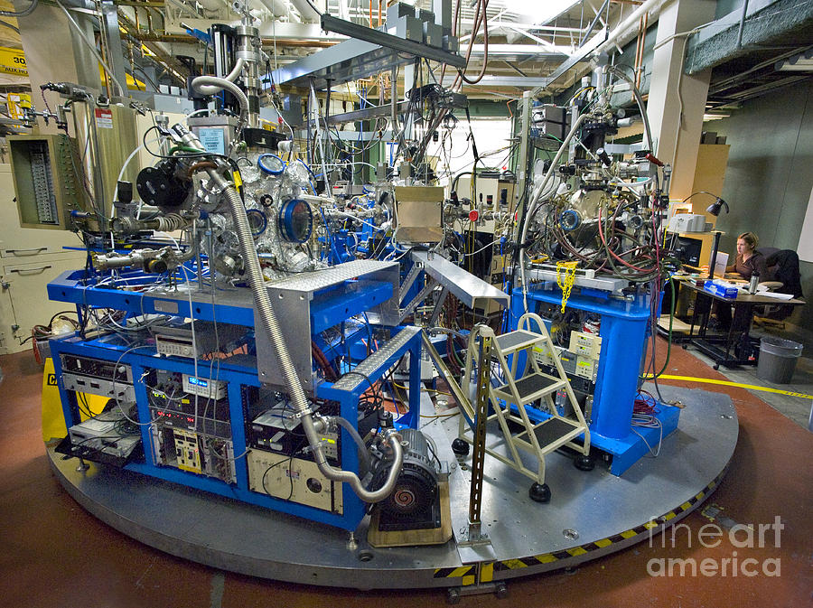 Advanced Light Source Beamline 4.0.2 Photograph by Science Source