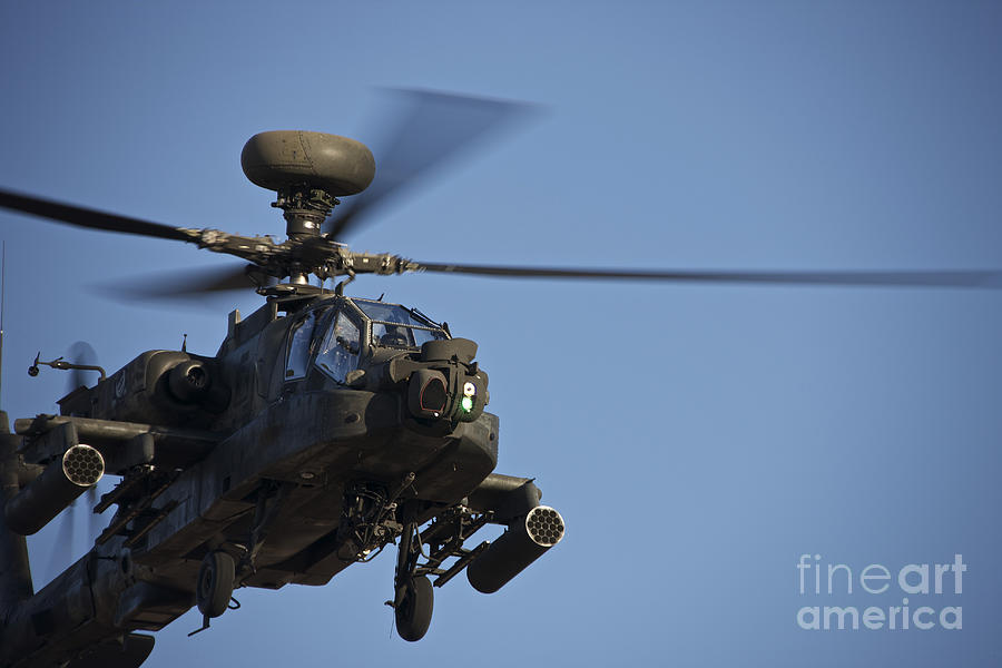 Ah-64d Apache Longbow Lifts Photograph by Terry Moore