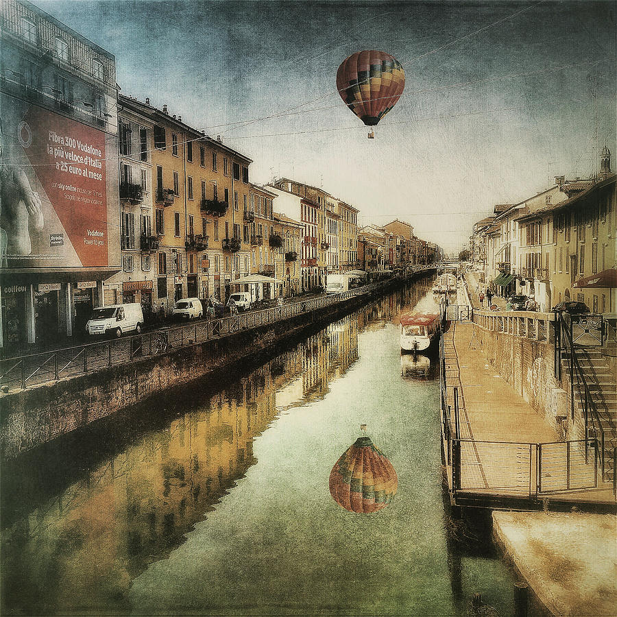 Air ballon over the canal Photograph by Roberto Pagani