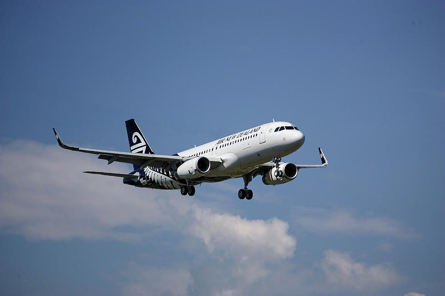 Air New Zealand Photograph - Air New Zealand Airbus A320 by Smart Aviation