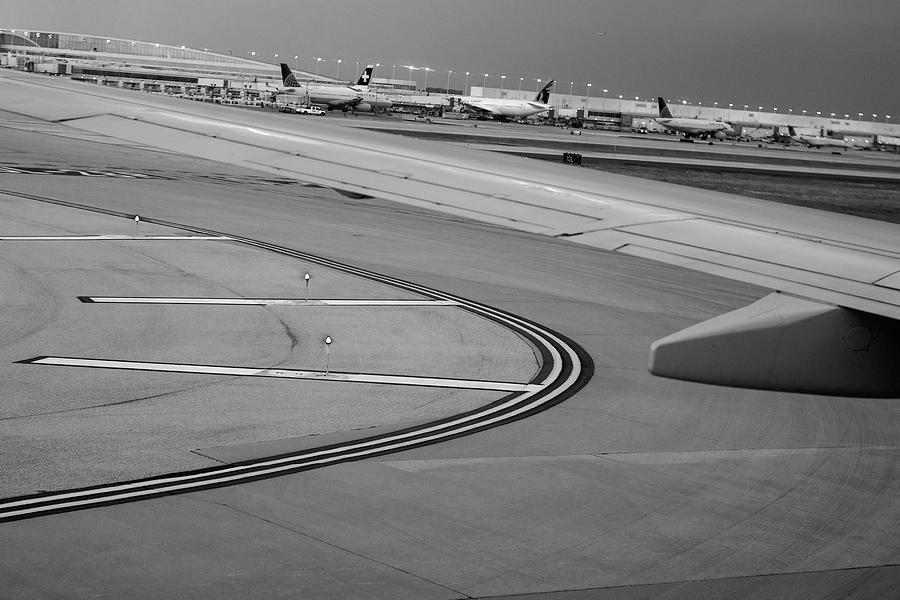 Chicago Photograph - Airport Taxiway B W by Steve Gadomski
