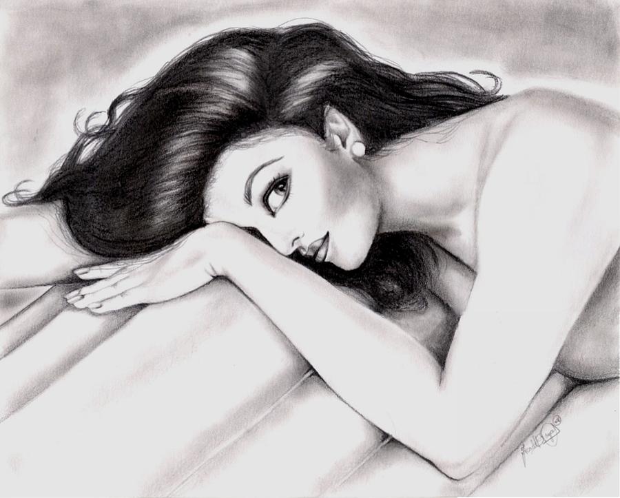 Took me around 10 hrs over a period of 4 days to finish this beautiful  portrait of Aishwarya Rai Bachchan. : r/drawing