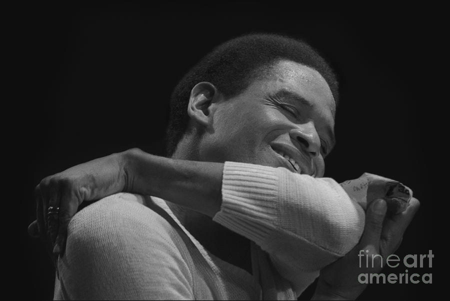 Black And White Photograph - AL JARREAU just a little tenderness by Philippe Taka